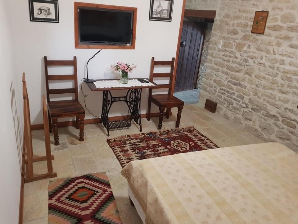 Konaku Guest House Гирокастра Экстерьер фото